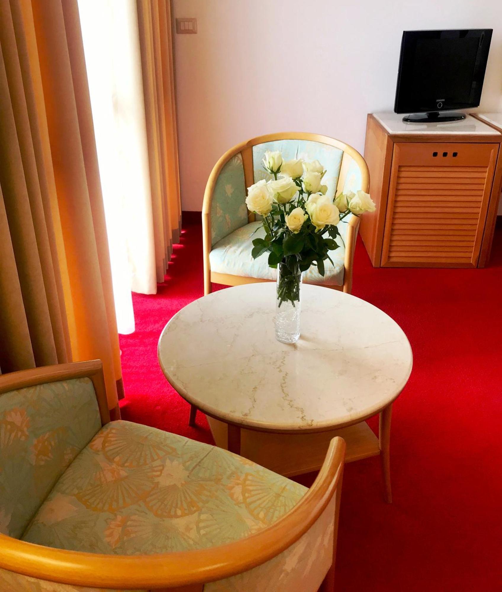 Chateau Linza Resort Tirana Buitenkant foto