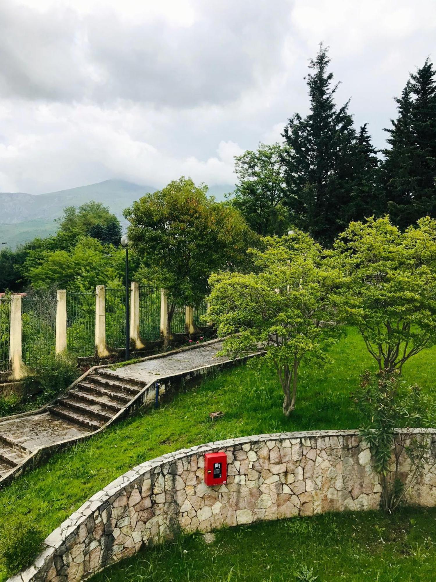 Chateau Linza Resort Tirana Buitenkant foto