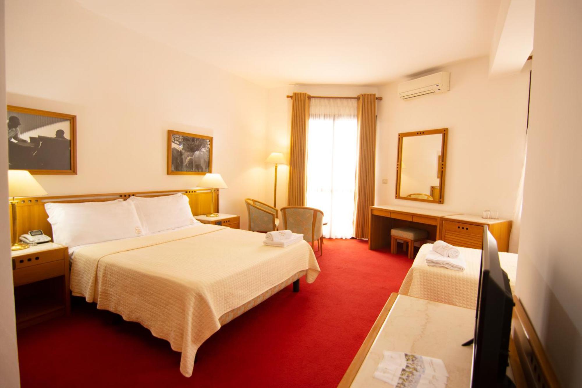 Chateau Linza Resort Tirana Buitenkant foto
