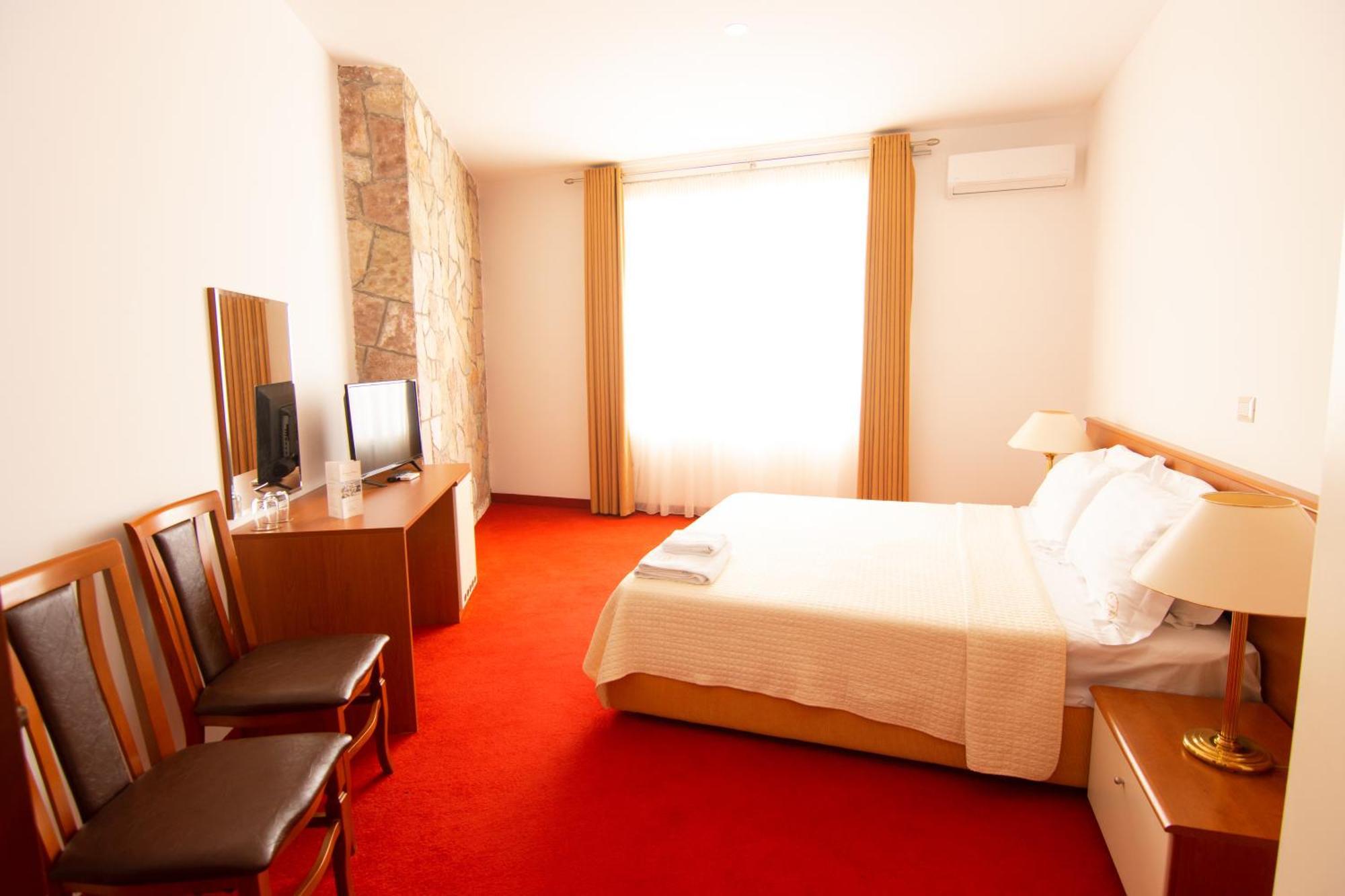Chateau Linza Resort Tirana Buitenkant foto