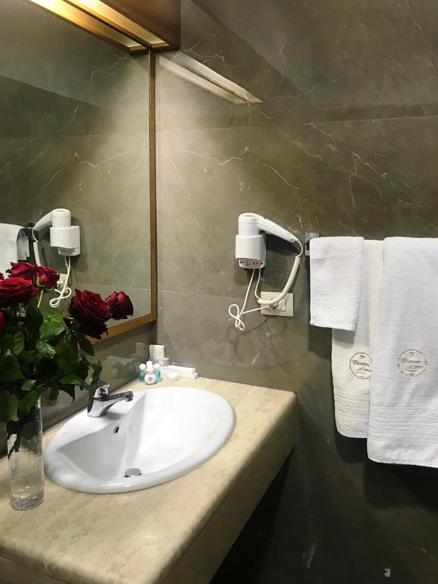 Chateau Linza Resort Tirana Buitenkant foto