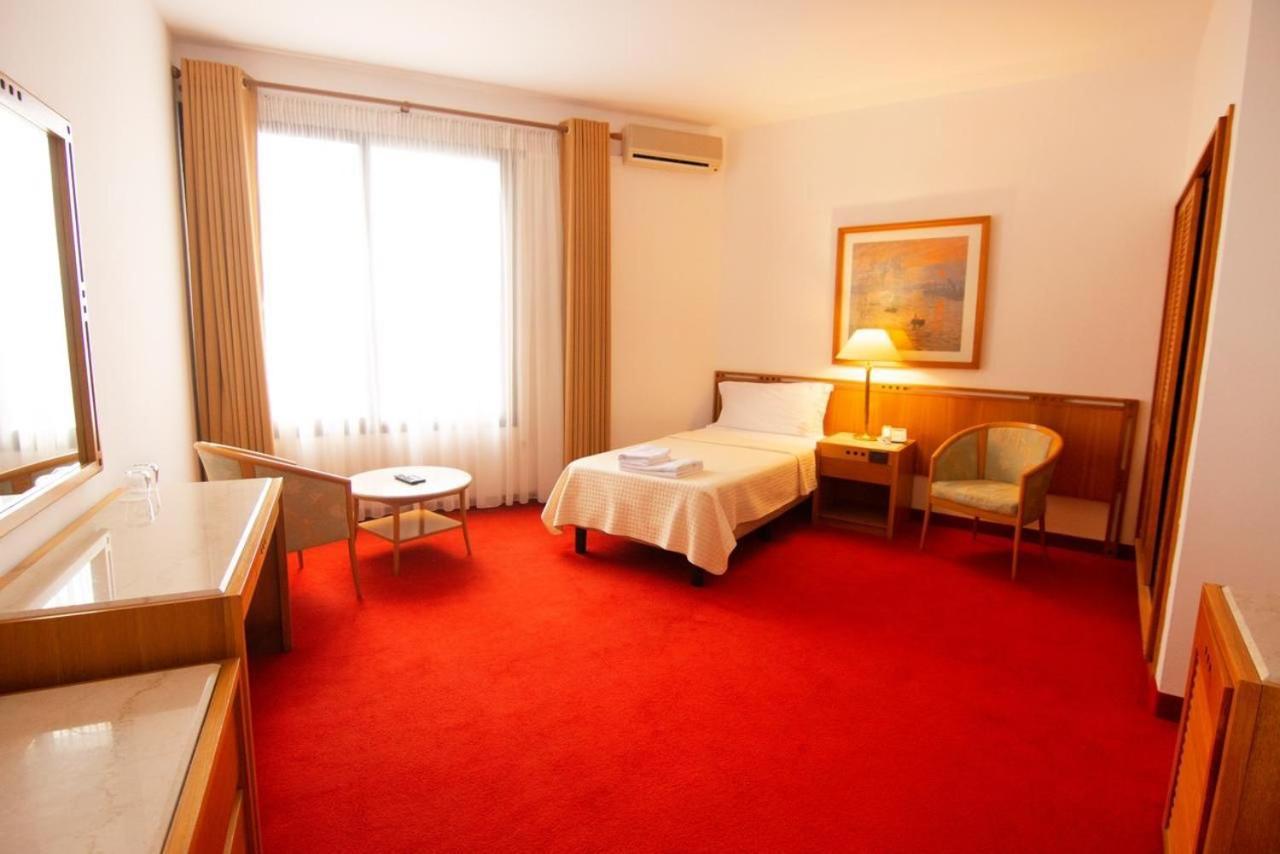 Chateau Linza Resort Tirana Buitenkant foto